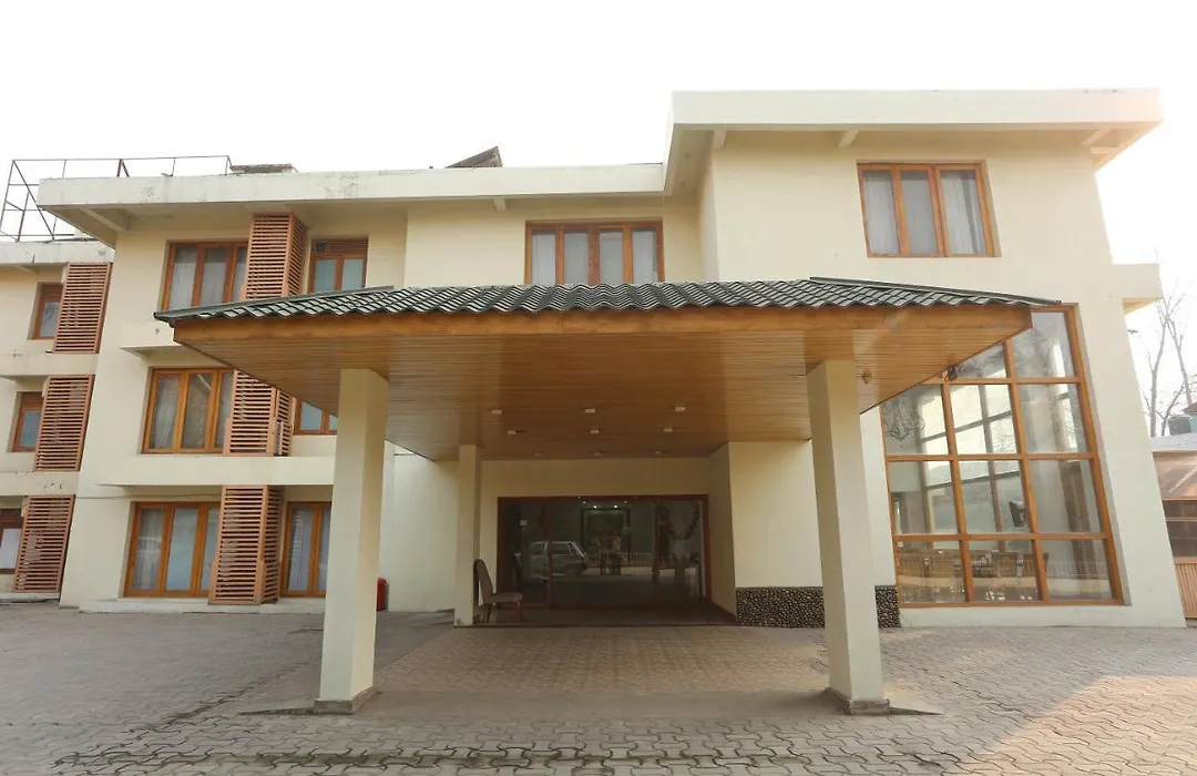 Oyo 27008 Paradise Gateway-1